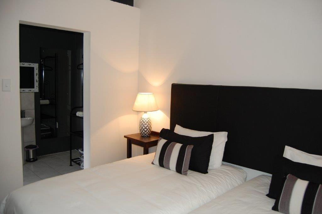 7 Cities Guesthouse Крэдок Экстерьер фото